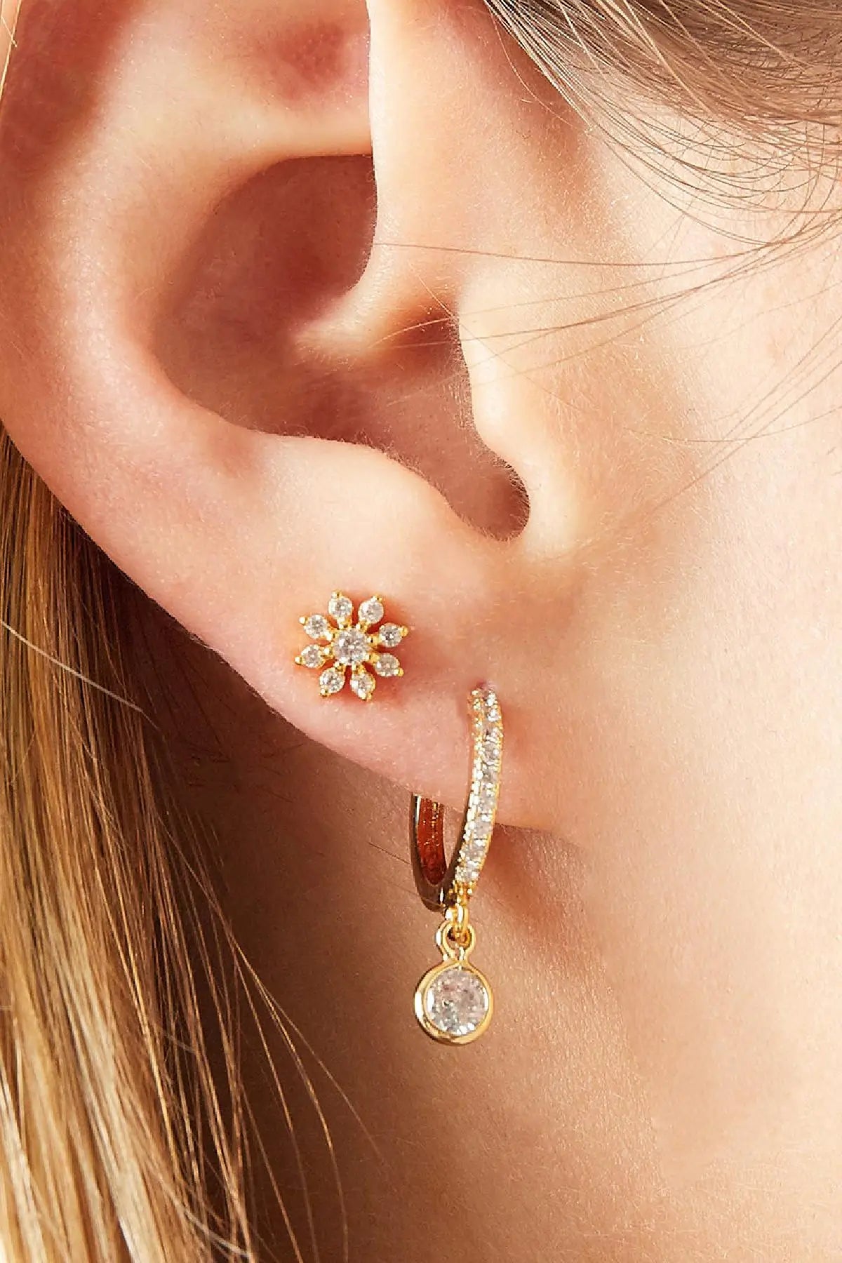 Piercing Flowerish Goud